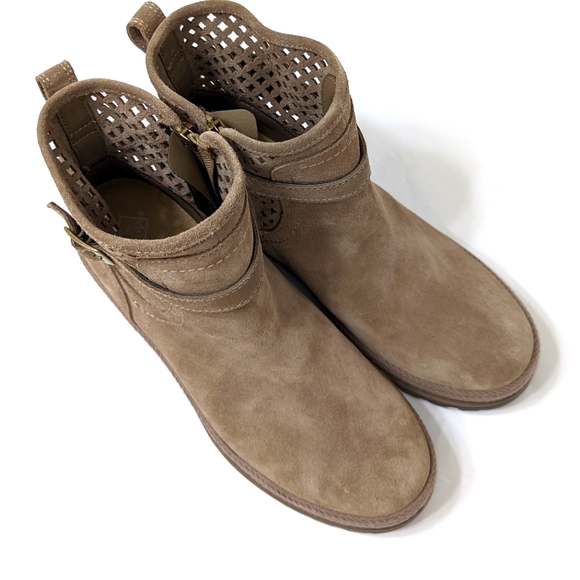 Sold - The Original Muck Boot - Picture 9 of 12